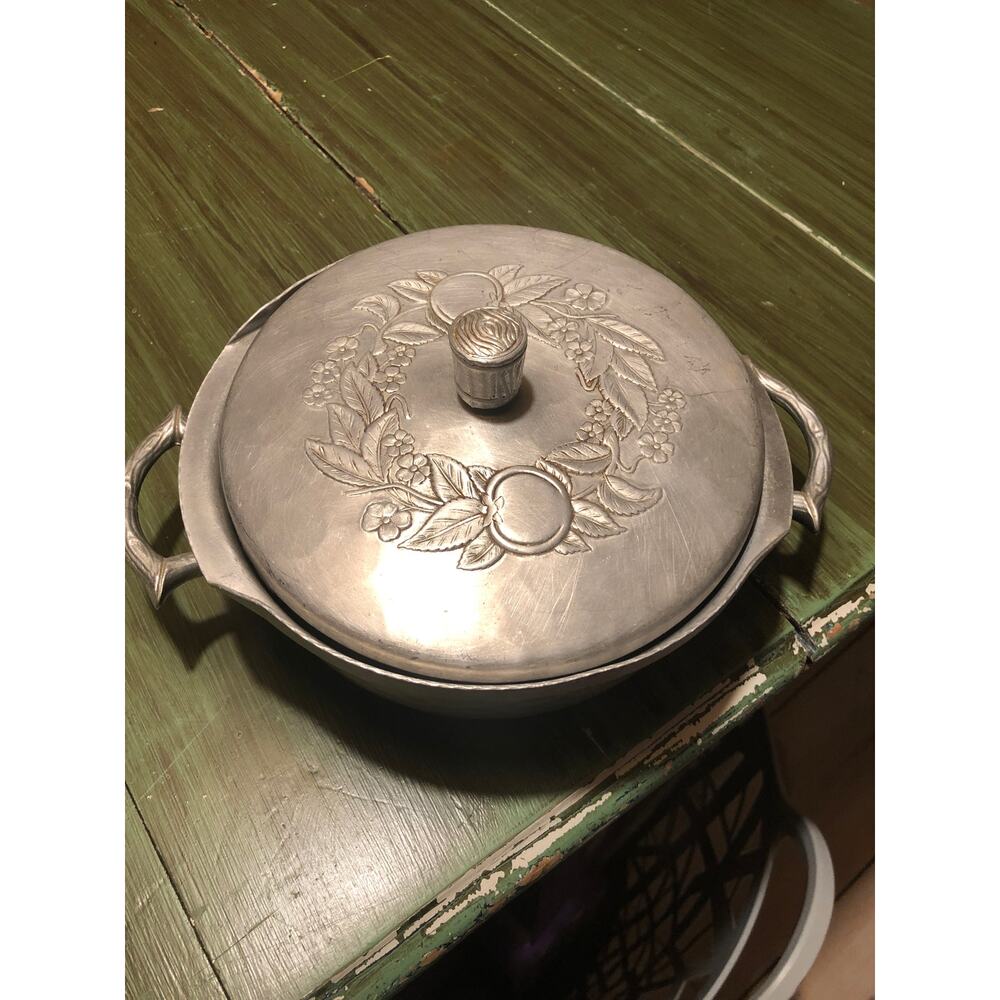 Vintage EVERLAST Hand Forged Aluminum Double Handled Serving Bowl with Lid